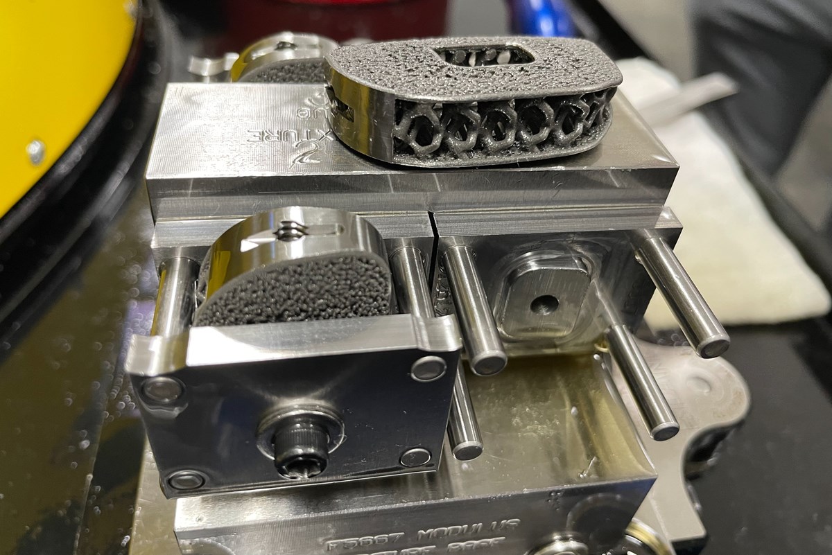 additive machining metal
