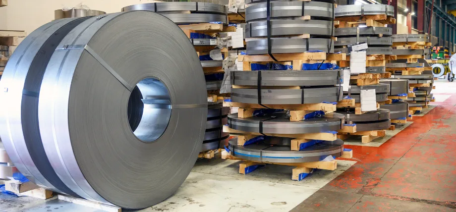 is alloy steel the same as stainless steel