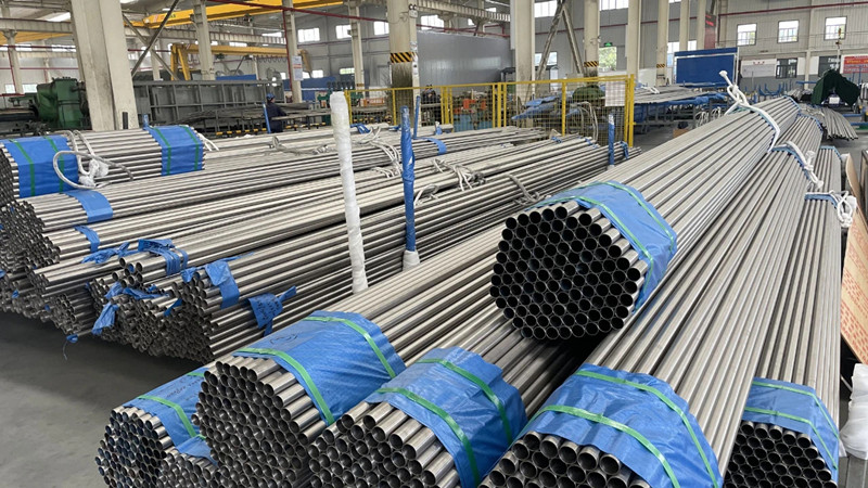 is titanium or aluminum lighter