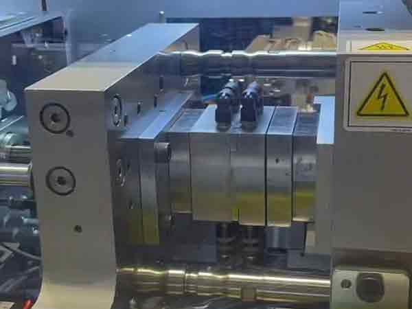micro injection molding machine